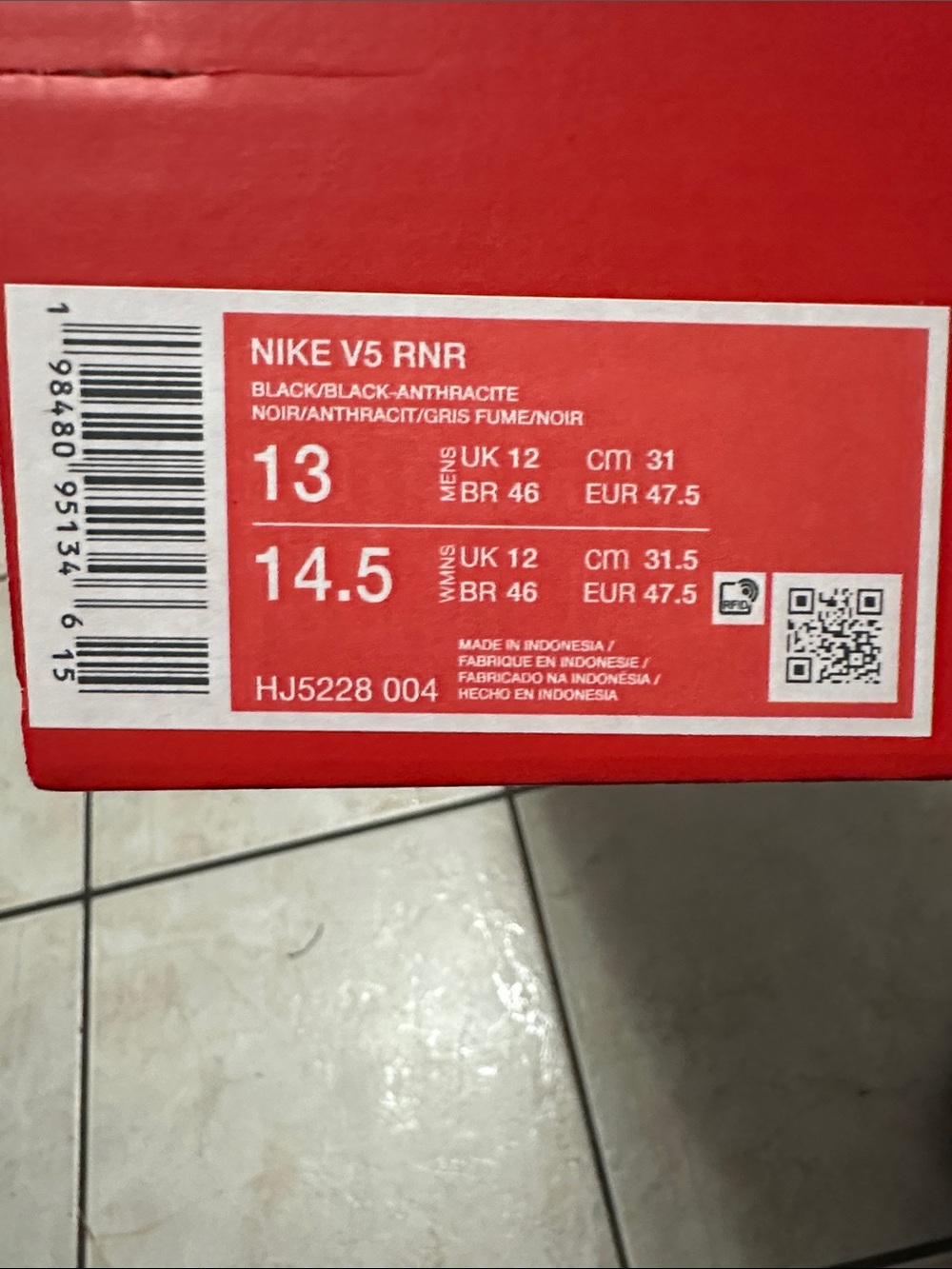 Nike Men's Athletic Shoes V5RNR - Picture 8 of 8